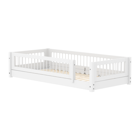 Montessori voodi Flexa White Crossbars koos turvapiirdega