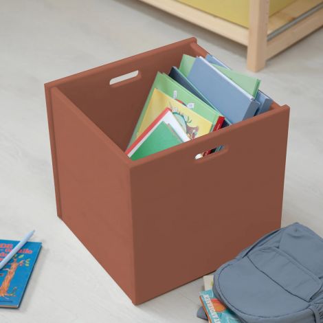 Hoiukast ByAulum Dana (36x37)