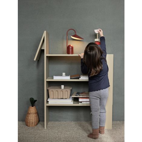 Madal raamaturiiul Giraffe-Beež