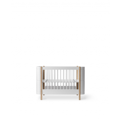 Wood Mini+ võrevoodi ja Junior laienduskomplekt - Oliver Furniture-Valge/tamm